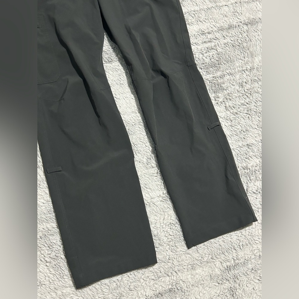 REI Co-op Women’s Technical Hiking Stretch Utility Pants in Black - Size 10P - Picture 5 of 12